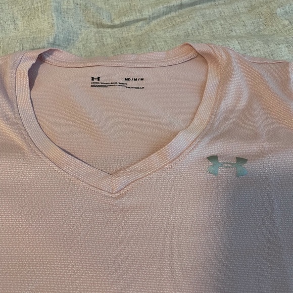 Under armour loose fit V-neck tee - Picture 3 of 3
